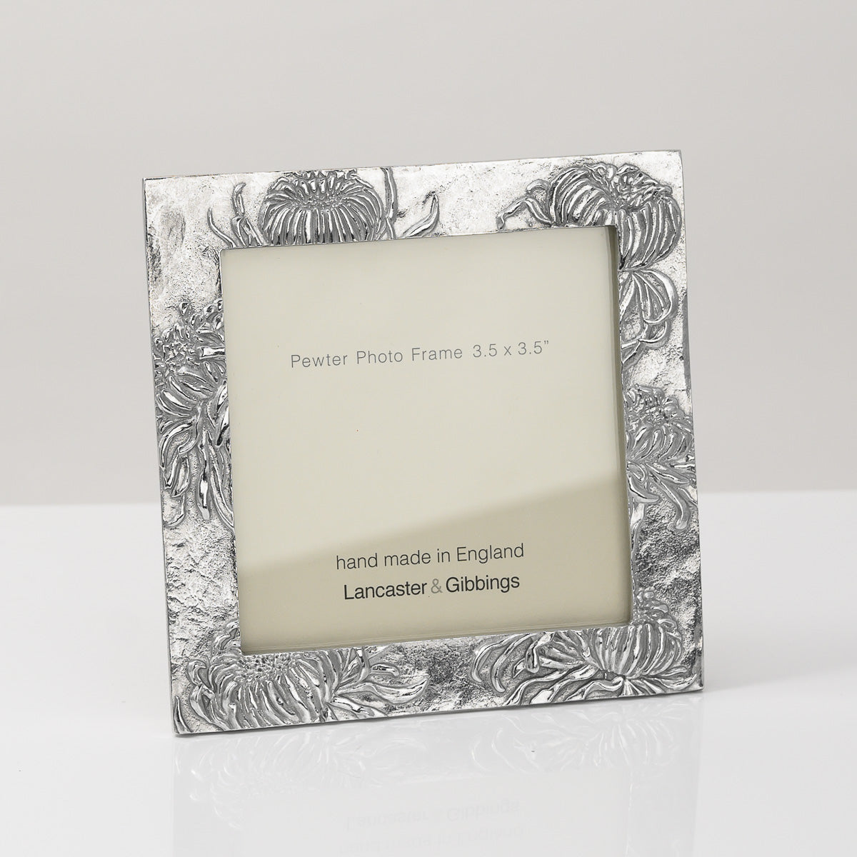 Chrysanthemum Photo Frame